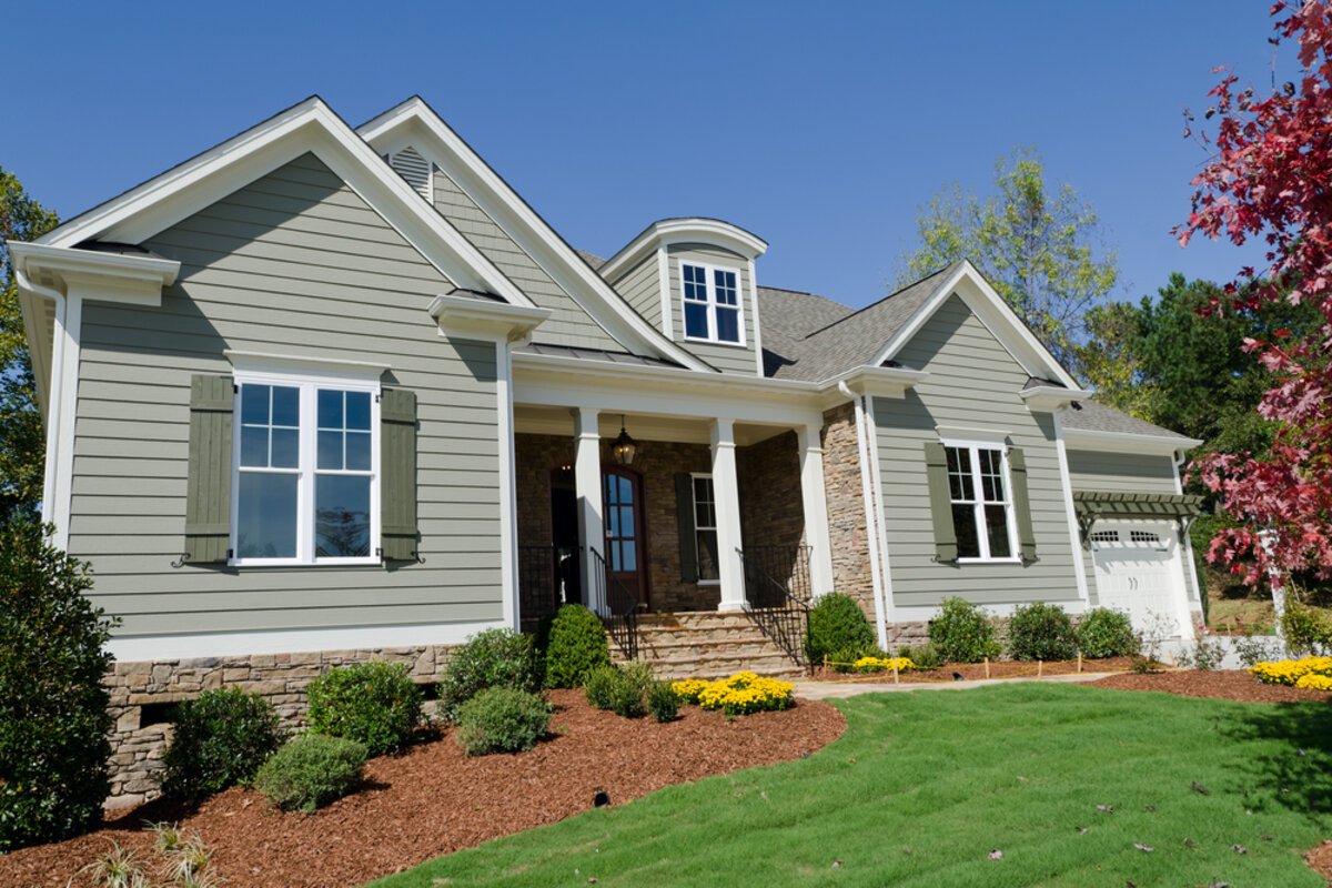When is the Best Time of Year to Replace Your Siding?