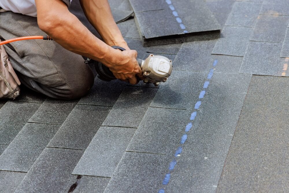 Best Asphalt Shingles for Homes in High-Wind Areas