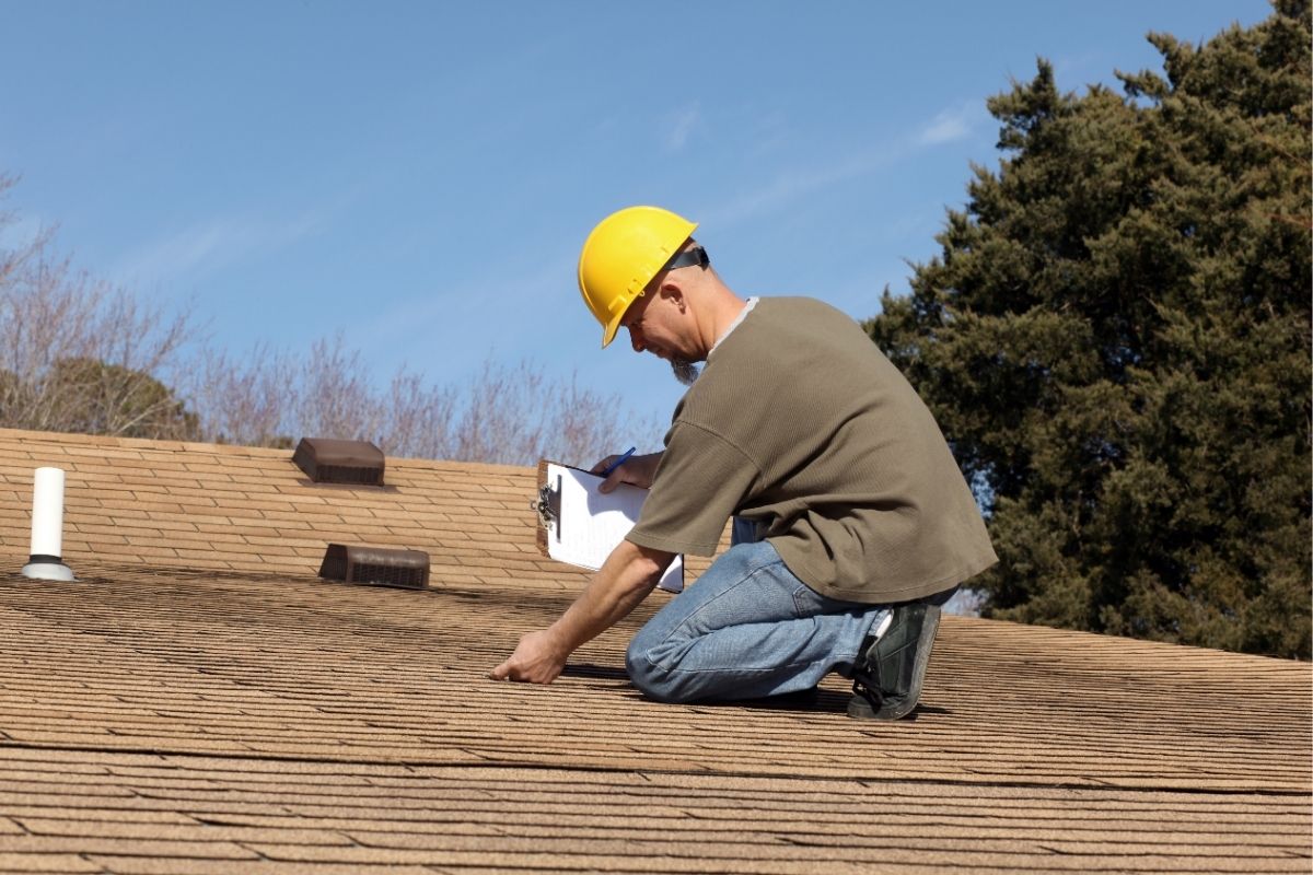 2025 Seasonal Roof Maintenance Checklist: Protect Your Home Year-Round