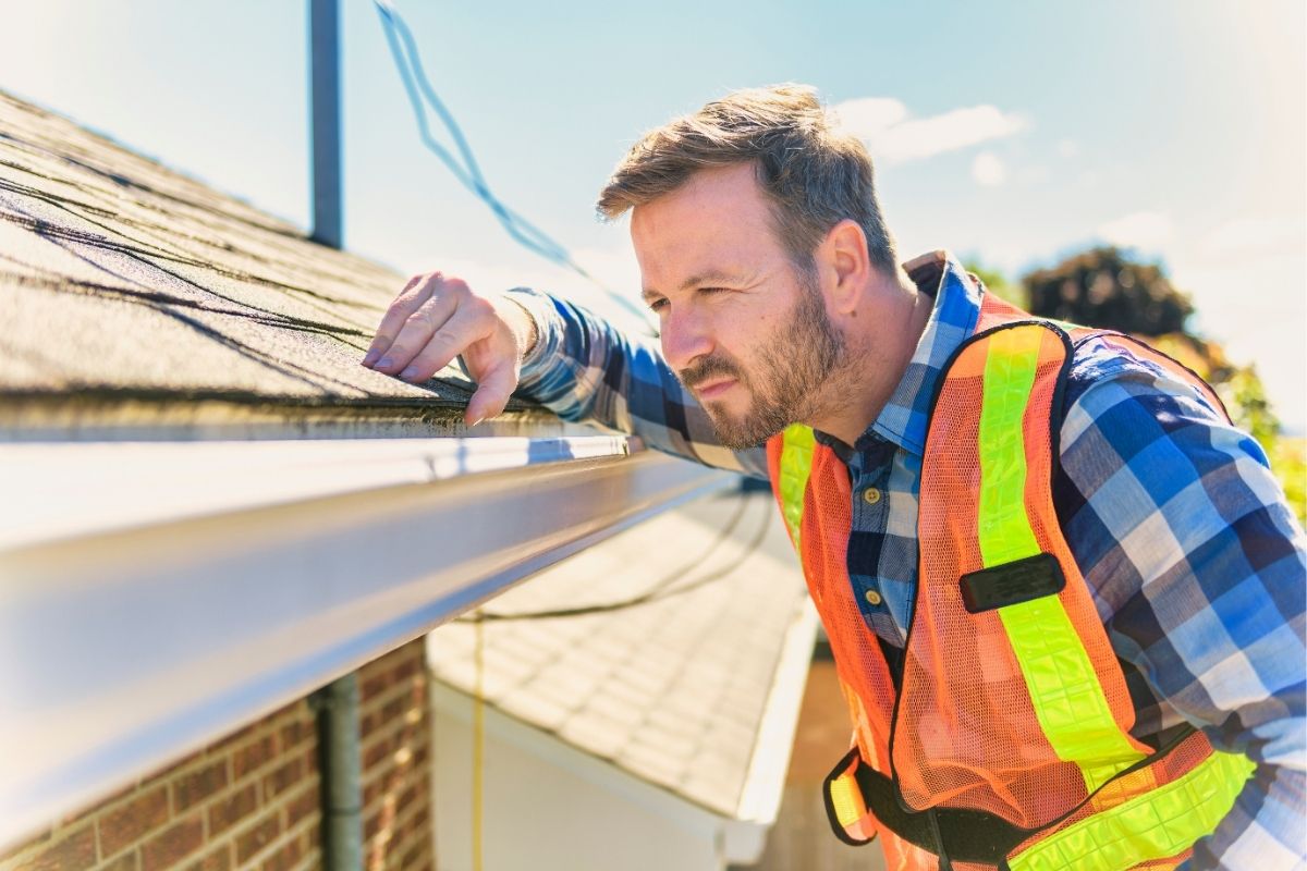 7 Costly Roof Maintenance Mistakes Homeowners Must Avoid