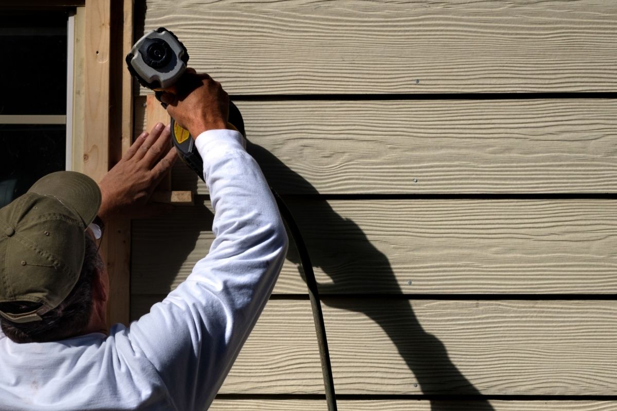 Does Insurance Cover Vinyl Siding Replacement After Storm Damage in Ohio?